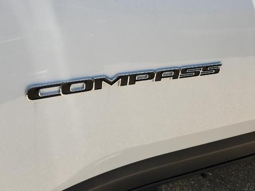 Bright White Clearcoat 2026 Jeep Compass Limited
