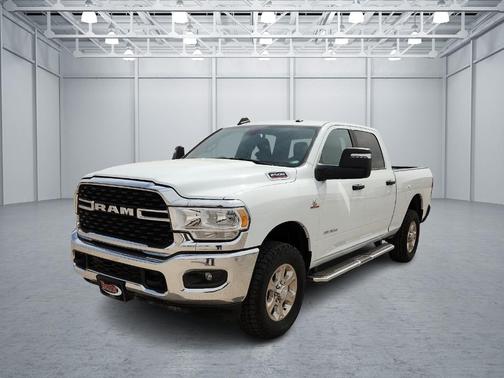 Bright White 2024 RAM 2500 Big Horn