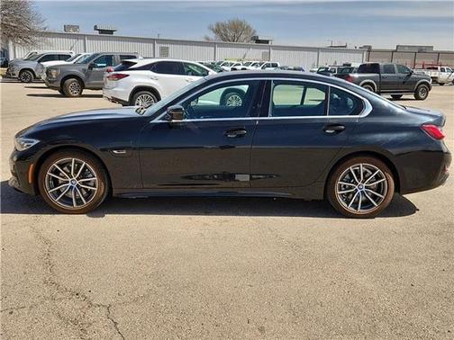 2022 BMW 330e 330e
