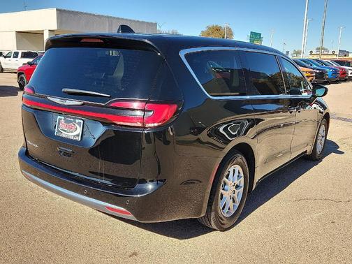 2024 Chrysler Pacifica Touring-L