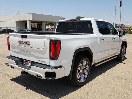 White Frost Tri-Coat 2024 GMC Sierra 1500 Denali