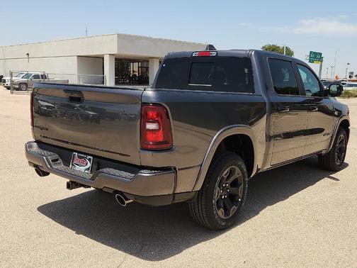 Granite Crystal Clearcoat Metallic 2026 RAM 1500 Big Horn/Lone Star