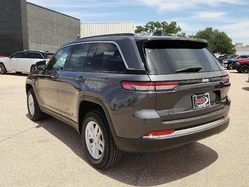 Metallic 2026 Jeep Grand Cherokee Laredo X 4x2