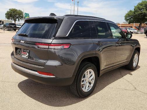 Metallic 2026 Jeep Grand Cherokee Laredo X 4x2