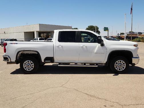 Summit White 2025 Chevrolet Silverado 2500 LT