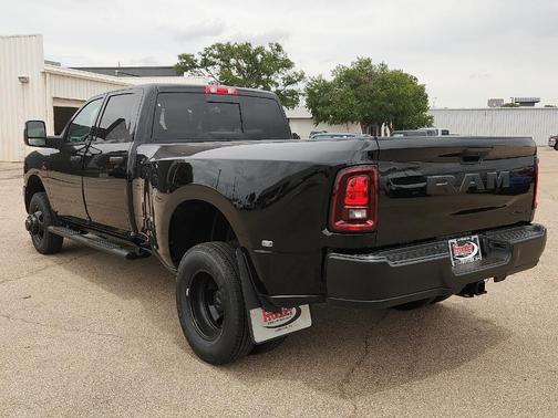 Diamond Black 2026 RAM 3500 Tradesman
