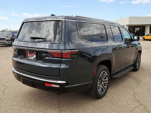 2025 Jeep Wagoneer L Base