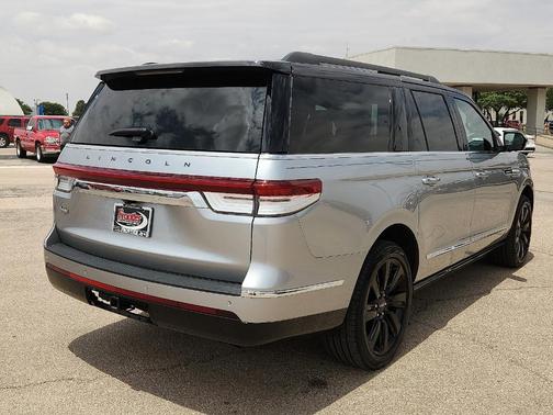Silver Radiance 2023 Lincoln Navigator L Black Label