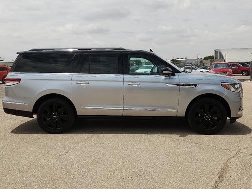 Silver Radiance 2023 Lincoln Navigator L Black Label
