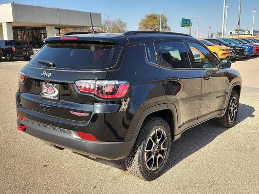 Diamond Black 2026 Jeep Compass Trailhawk