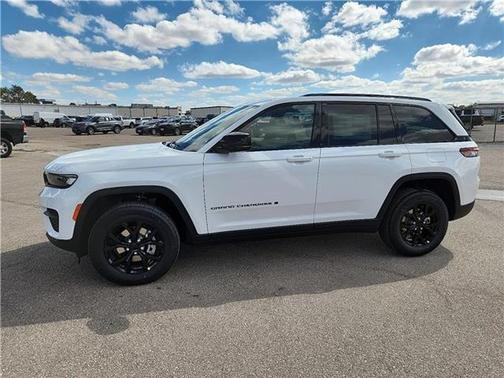 2025 Jeep Grand Cherokee Laredo