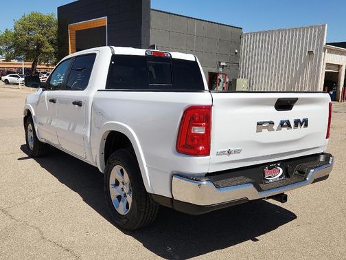 Bright White Clearcoat 2026 RAM 1500 Big Horn/Lone Star