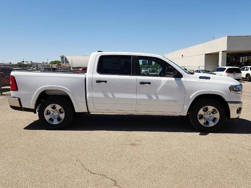 Bright White Clearcoat 2026 RAM 1500 Big Horn/Lone Star