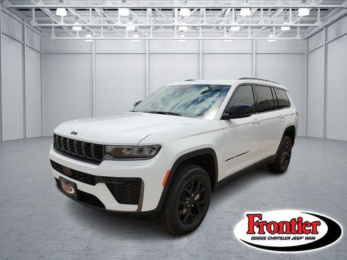 Bright White Clearcoat 2026 Jeep Grand Cherokee Laredo