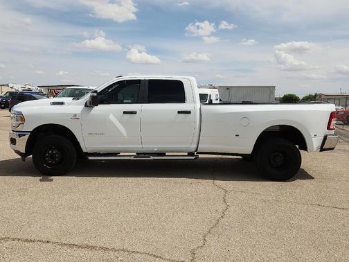 Bright White 2024 RAM 3500 Big Horn