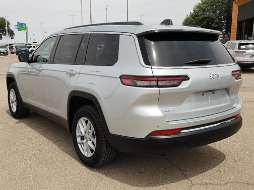Silver Zynith 2025 Jeep Grand Cherokee L Laredo