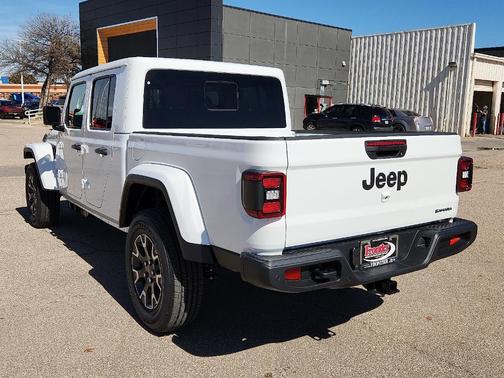 Bright White Clearcoat 2026 Jeep Gladiator Sport