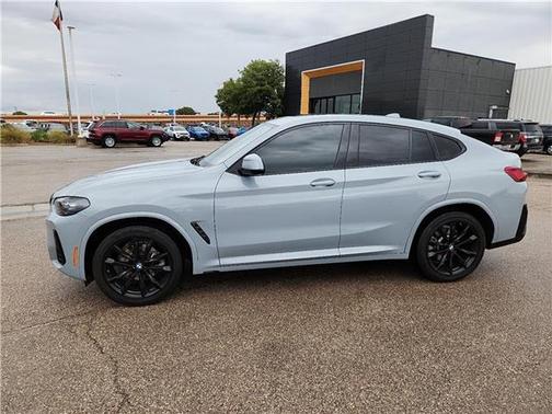 2023 BMW X4 xDrive30i