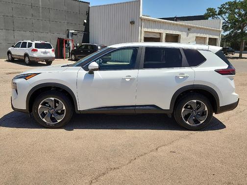 White 2025 Nissan Rogue SV