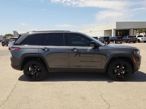 Gray 2024 Jeep Grand Cherokee Laredo