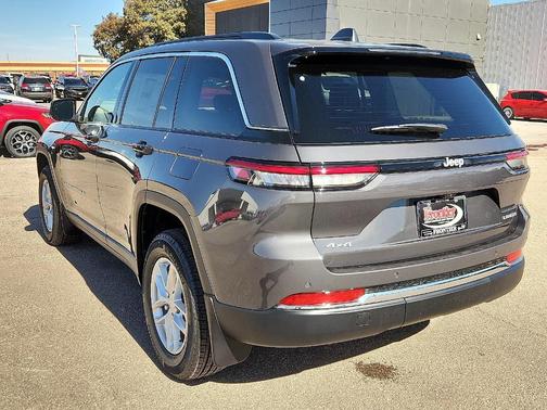 Metallic 2025 Jeep Grand Cherokee Laredo