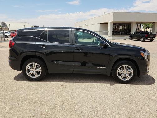 Ebony 2024 GMC Terrain SLE