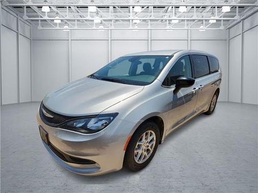 Silver Mist 2024 Chrysler Voyager LX