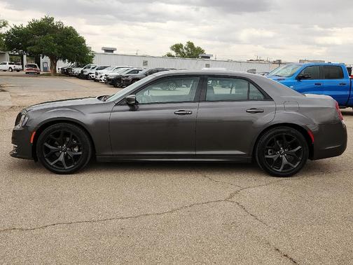 Granite Crystal 2022 Chrysler 300 Touring L