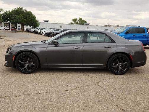 Granite Crystal 2022 Chrysler 300 Touring L