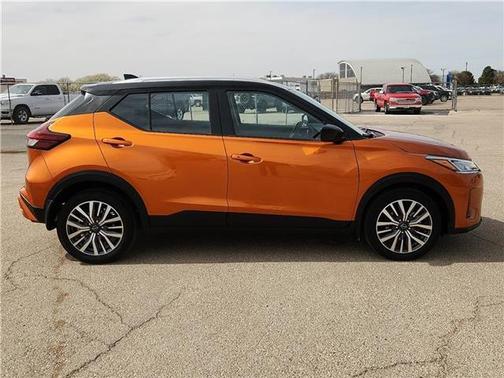 2024 Nissan Kicks SV