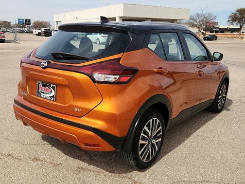 2024 Nissan Kicks SV