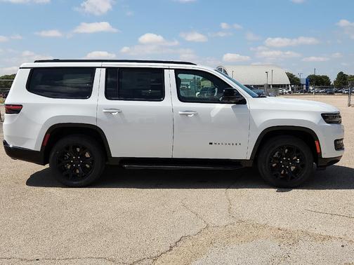 Bright White Clearcoat 2025 Jeep Wagoneer Series II