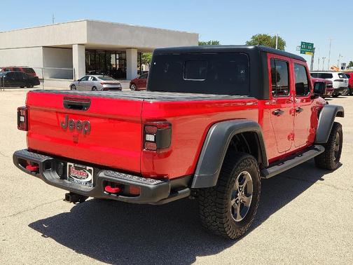 Firecracker Red Clearcoat 2023 Jeep Gladiator Rubicon