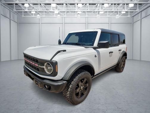 Oxford White 2024 Ford Bronco Black Diamond