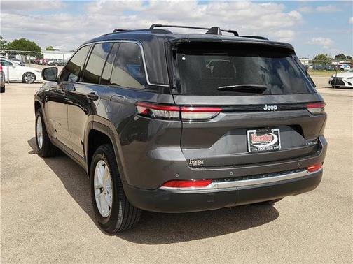 2024 Jeep Grand Cherokee Laredo