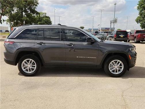 2024 Jeep Grand Cherokee Laredo