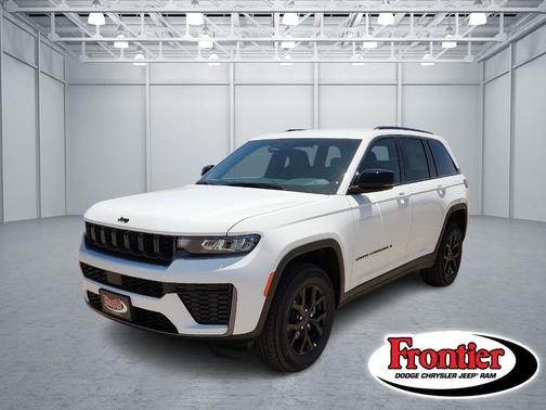 Bright White Clearcoat 2026 Jeep Grand Cherokee Laredo