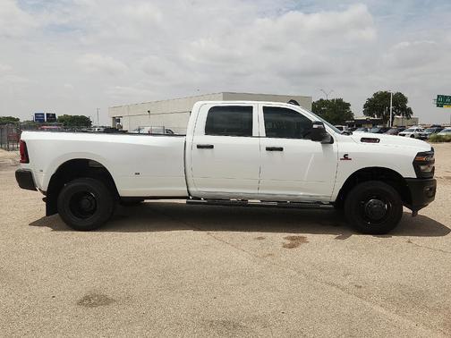 Bright White Clearcoat 2026 RAM 3500 Tradesman