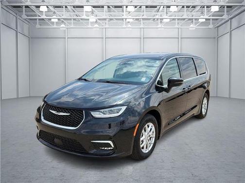 2023 Chrysler Pacifica Touring-L