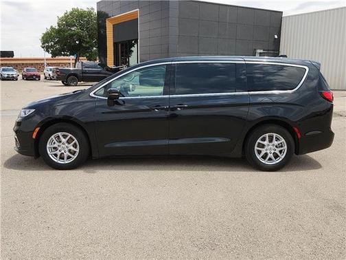 2023 Chrysler Pacifica Touring-L