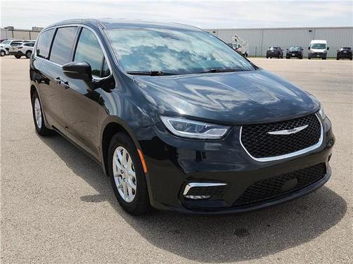 2023 Chrysler Pacifica Touring-L