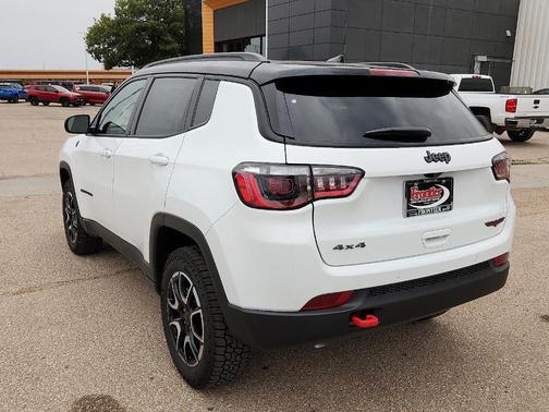 2026 Jeep Compass Trailhawk