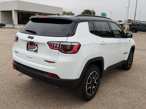 2026 Jeep Compass Trailhawk