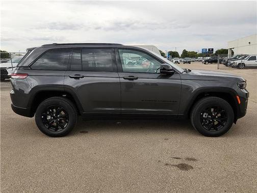 2025 Jeep Grand Cherokee Laredo