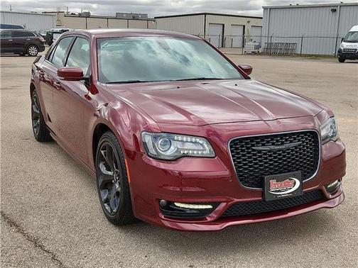 2022 Chrysler 300 Touring L