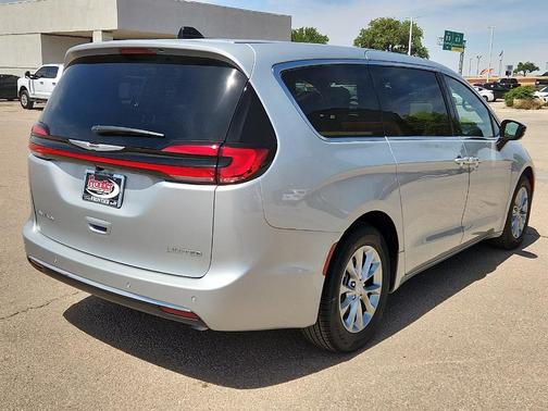 Silver Mist Clearcoat 2026 Chrysler Pacifica Limited