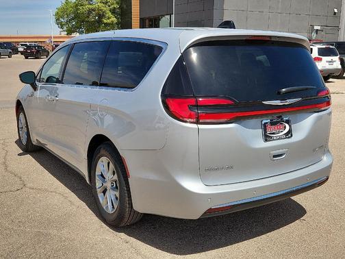 Silver Mist Clearcoat 2026 Chrysler Pacifica Limited