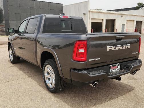 Granite Crystal Clearcoat Metallic 2026 RAM 1500 Big Horn/Lone Star