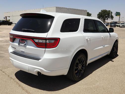 White Knuckle 2022 Dodge Durango SXT