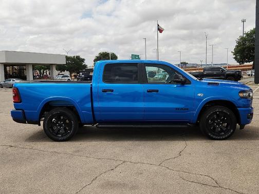 Hydro Blue Pearl 2026 RAM 1500 Big Horn/Lone Star